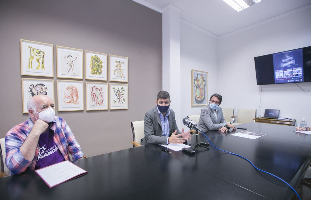Joan Muñoz, José Manuel Prieto y Vicent Mascarell presentan La Mar de Teatre 
