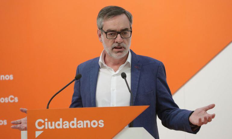 El secretario general de Ciudadanos, José Manuel Villegas, durante una rueda de prensa para comentar la actualidad política tras la presentación de una moción de censura contra el presidente del Gobierno, Mariano Rajoy, por parte del PSOE