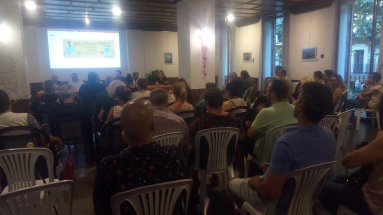 Primera asamblea de la organización gremial del comercio de Dénia.