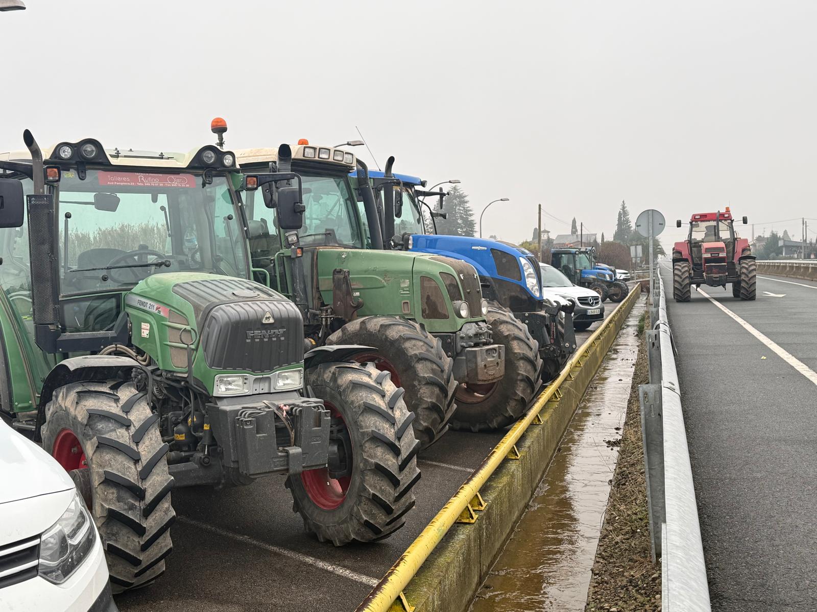 Los tractores llevan varios días recorriendo España para confluir este miércoles en la capital
