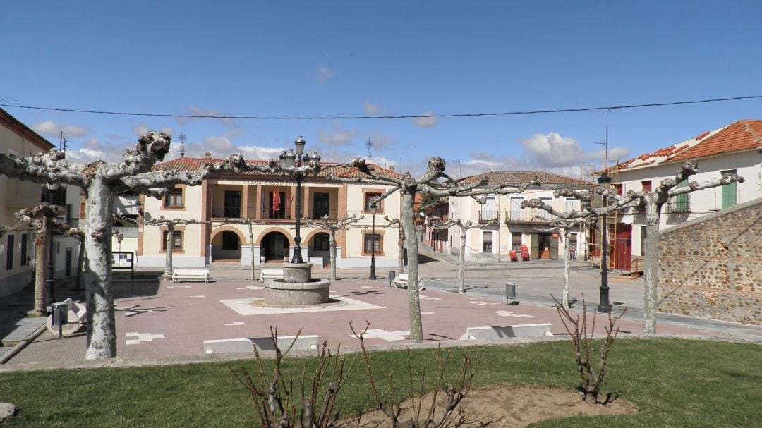 Plaza del Ayuntamiento de Valdeavero, municipio de la Comunidad de Madrid