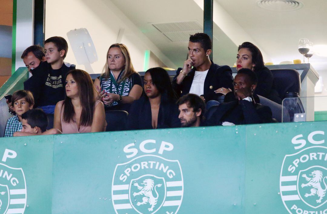 Cristiano Ronaldo en el palco de José Alvalade