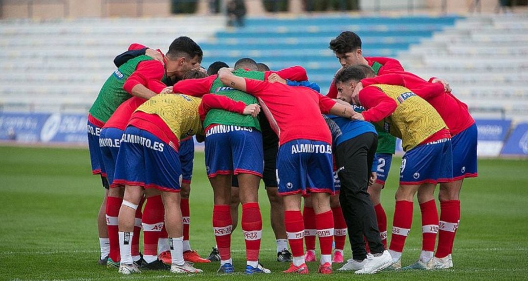 La plantilla del Algeciras hace piña.