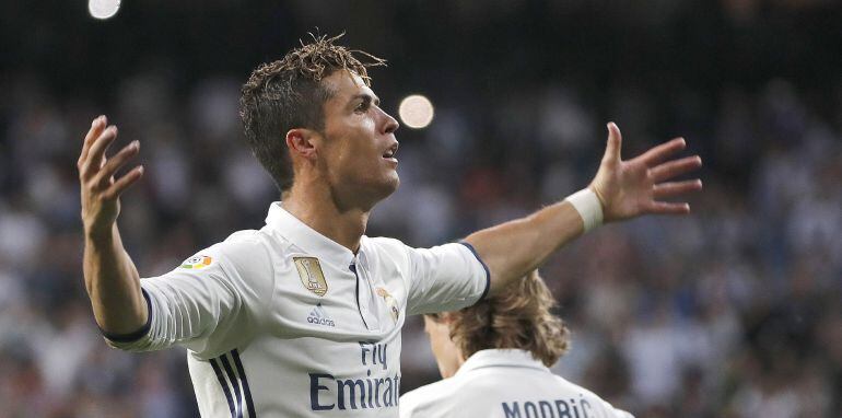 Cristiano Ronaldo celebra su doblete ante el Sevilla