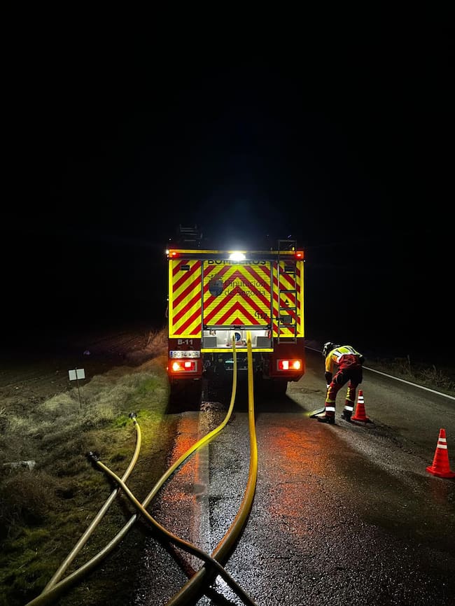 Imágenes de los efectivos provinciales trabajando en el lugar
