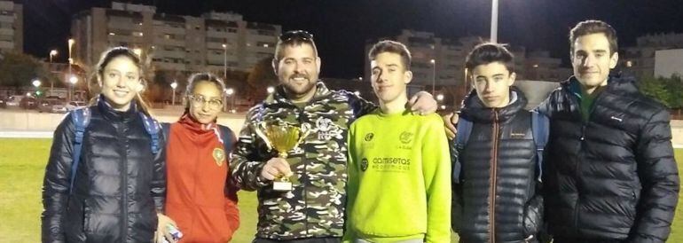 Atletas del Camisetas Económicas Elda en el Provincial de Elche