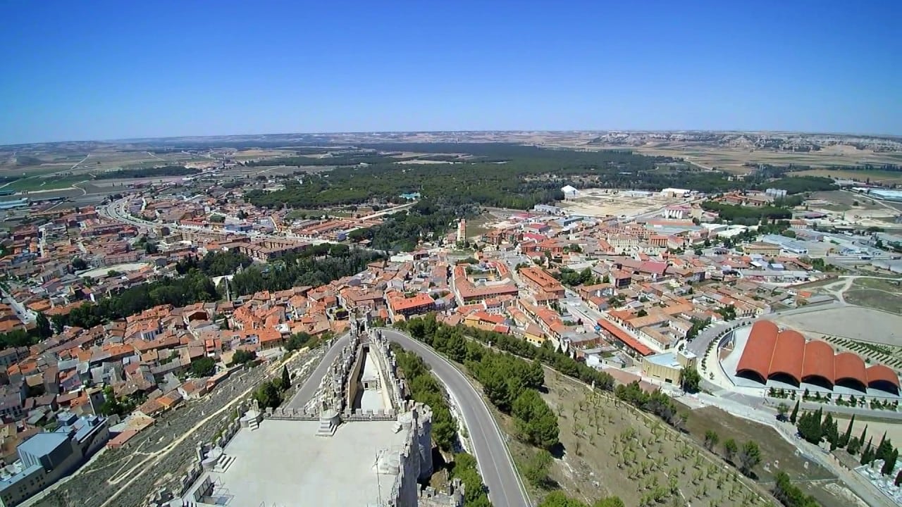 Vista aérea desde el Castillo de Peñafiel de la localidad ribereña