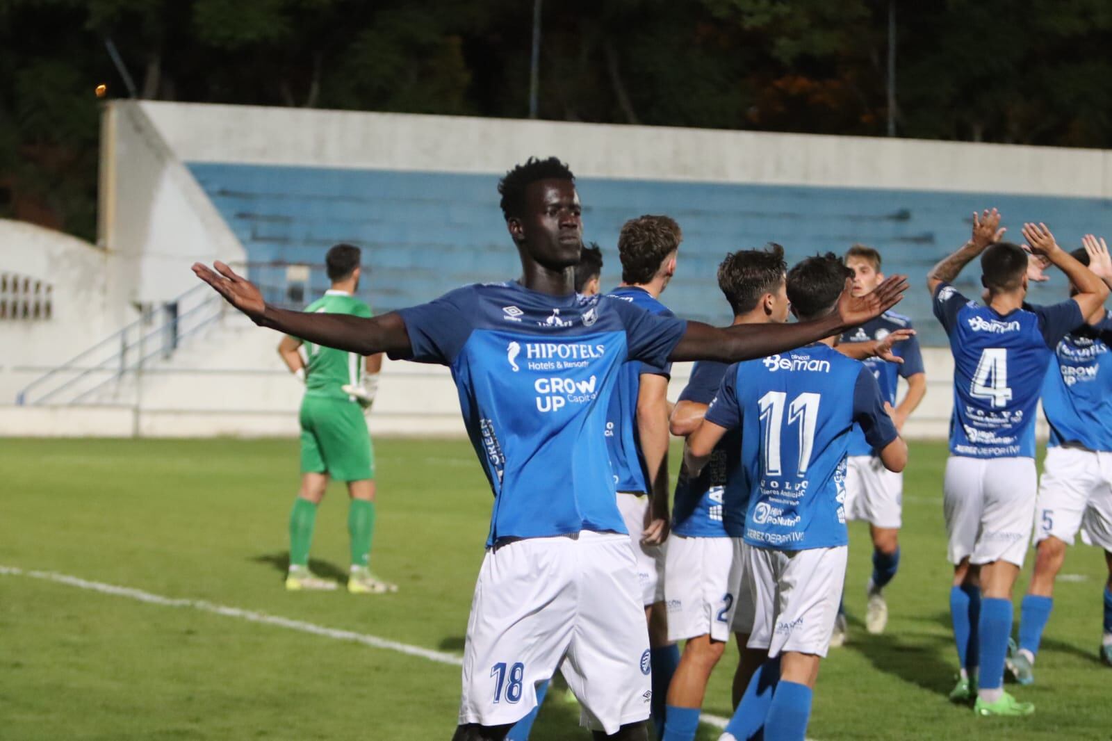 Cheikh celebra su gol ante la Balona