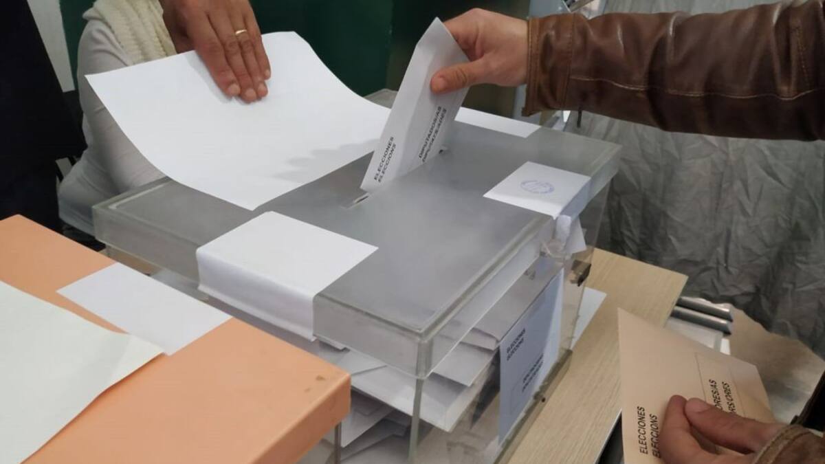 Escenario abierto en el inicio de la campaña en A Coruña