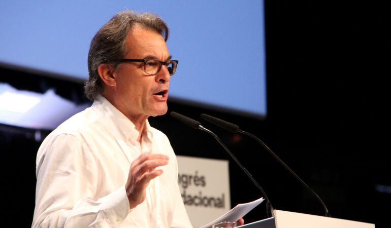 L'expresident de la Generalitat, Artur Mas, intervenint vehementment al plenari del congrés fundacional del seu nou partit, el 8 de juliol de 2016.