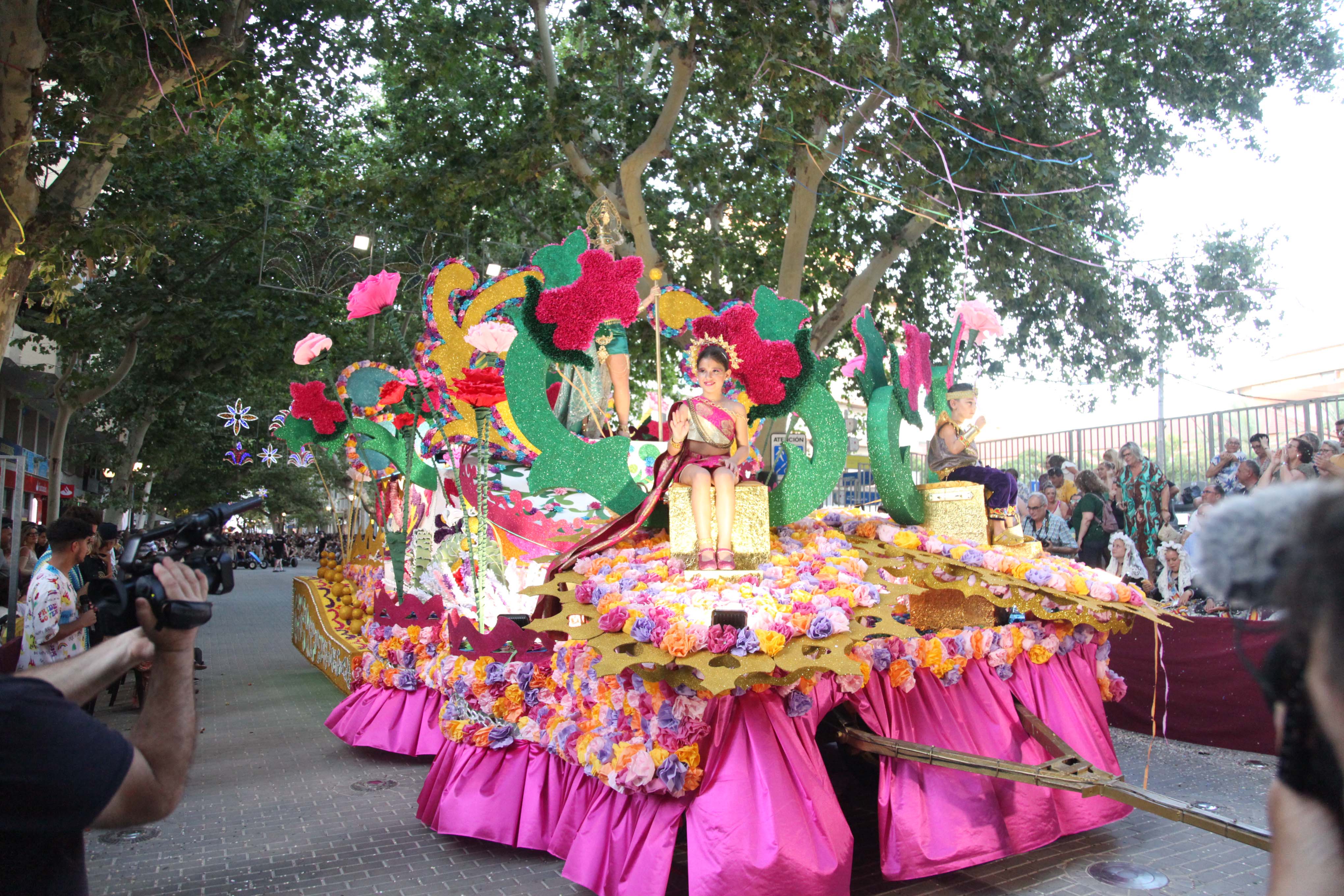 Falla París Pedrera, quinto premio de Carrozas 2023.