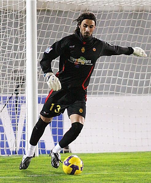 Aouate debutó como titular en la portería del Mallorca con una buena actuación