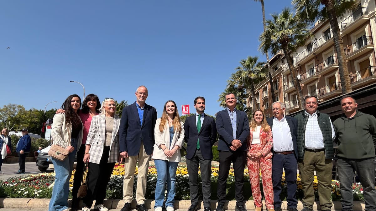 La Batalla de las Flores colorea hoy Murcia con 25.000 flores