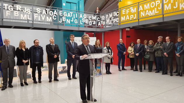 El ministro del Interior, Juan Ignacio Zoido, fue el encargado de inaugurar la muestra.