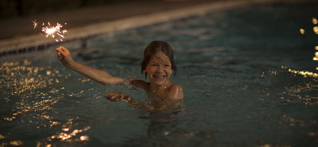 La piscina de San Martín de la Vega abre hasta medianoche para una fiesta  pasada por agua