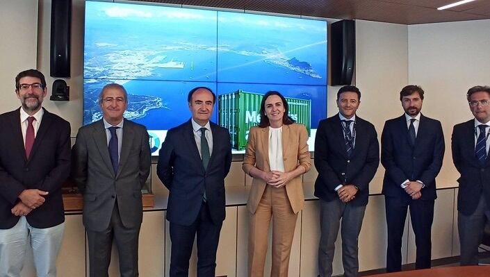 Landaluce junto a miembros de &#039;Mercancías al tren&#039;