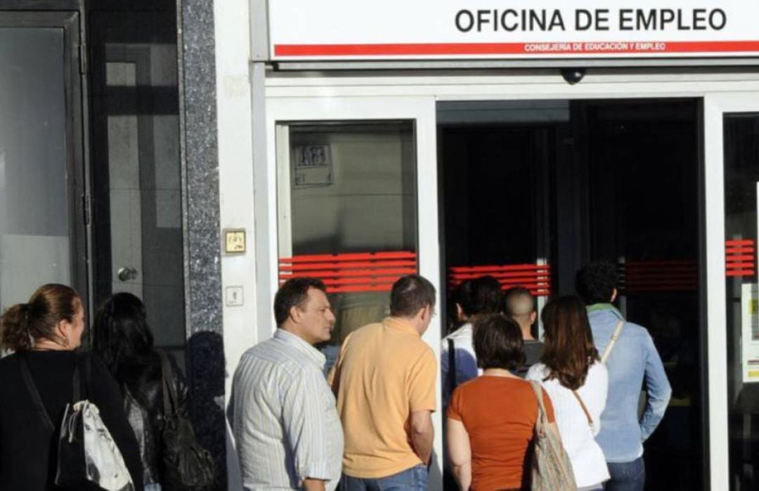 La entrada de una oficina de empleo