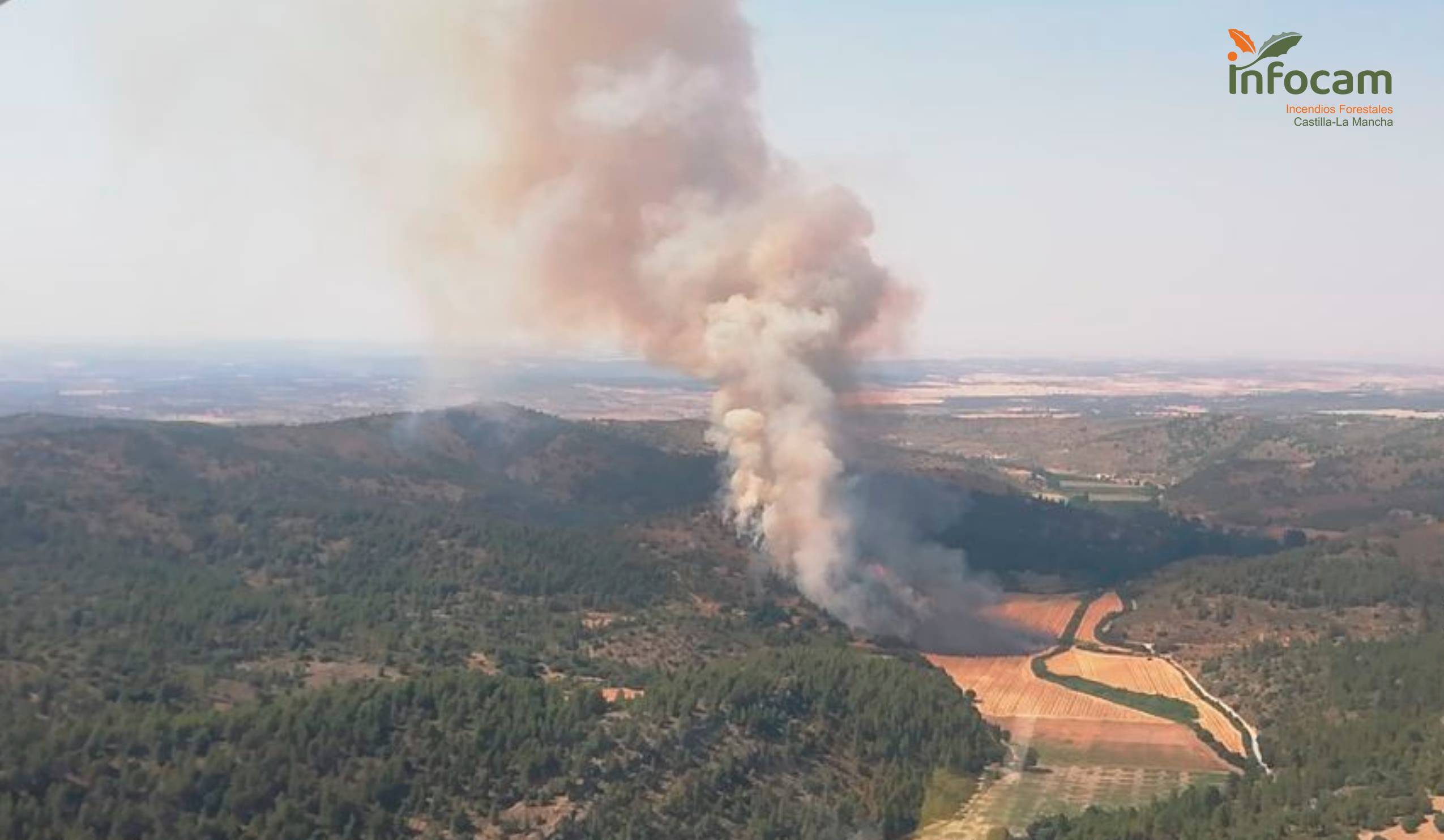 Imagen del incendio declarado en la Sierra de Alcaraz