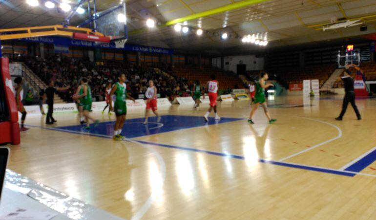 El Lacturale Araski se impuso al CREF madrileño en su debut en Liga Femenina.