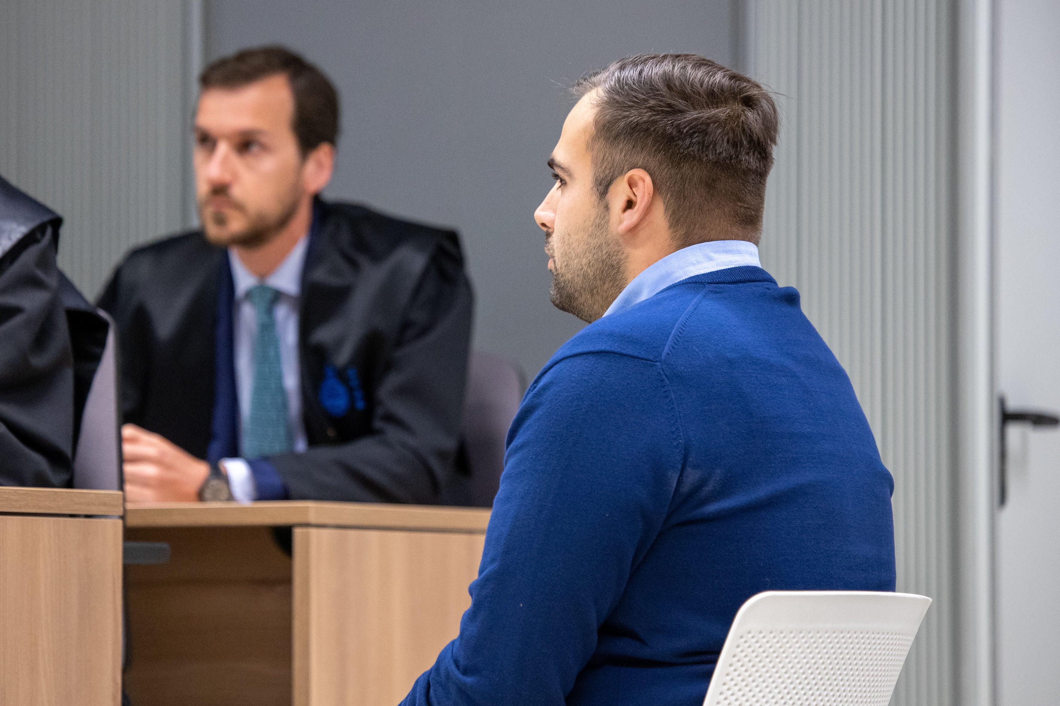 LOGROÑO, 26/05/2025.- Juicio con jurado contra un joven como presunto autor de un delito de asesinato y de otros cinco en grado de tentativa por un atropello múltiple en su vehículo en el aparcamiento del centro de salud de Haro en septiembre de 2023, este lunes en el Palacio de Justicia. EFE/ Raquel Manzanares