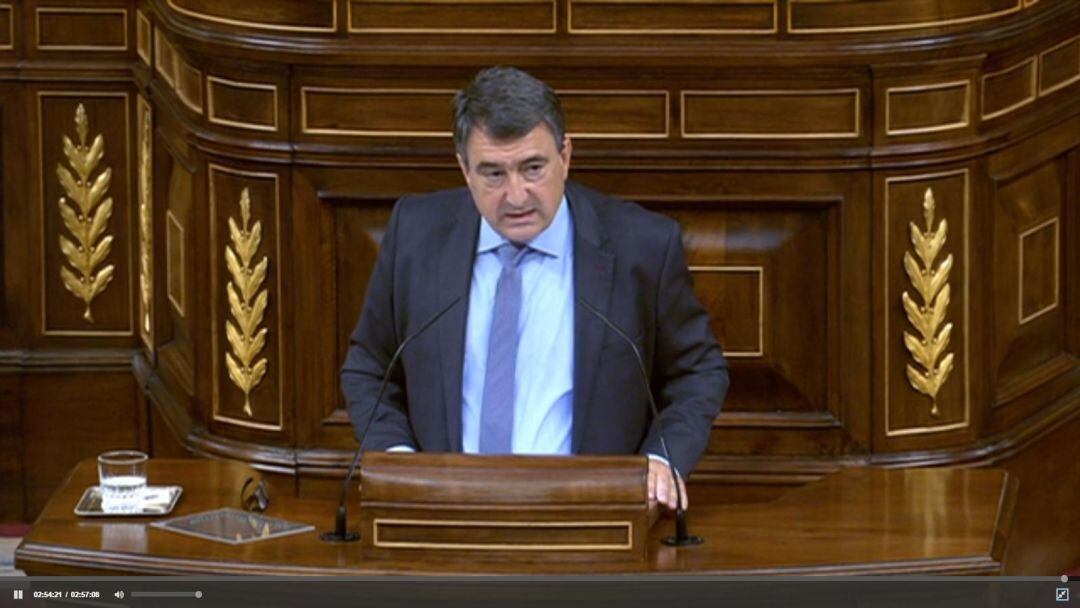 El portavoz de los jeltzales en el Congreso, Aitor Esteban, durante su intervención en el debate sobre la prórroga del estado de alarma hasta el 26 de abril