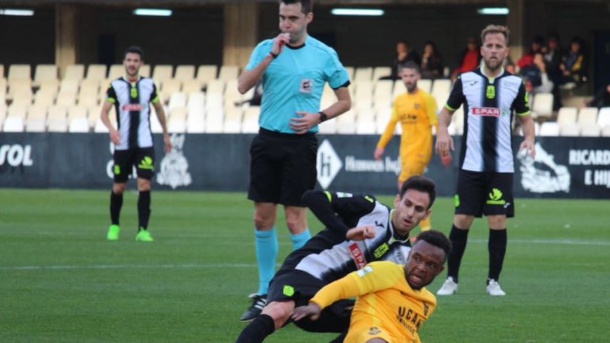 El UCAM denuncia que Cristo llamó "negro de mierda" a Kitoko en el derbi