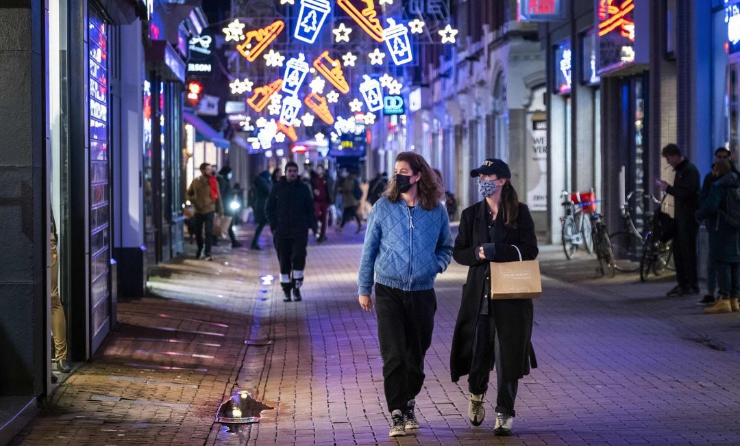 Varias comunidades endurecen las medidas.