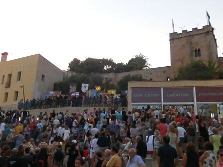 Izada de estandartes.