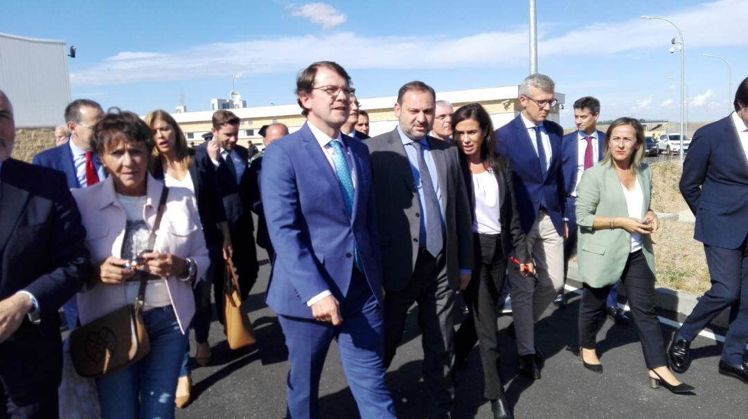 José Luis Abalos junto al presidente de la Junta de Castilla y León