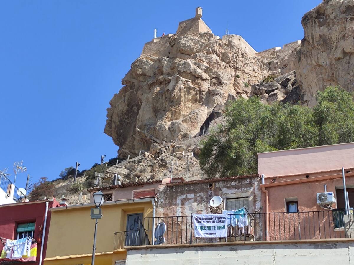 Compromís pide la colaboración de las comunidades de vecinos para frenar la proliferación de apartamentos turísticos ilegales