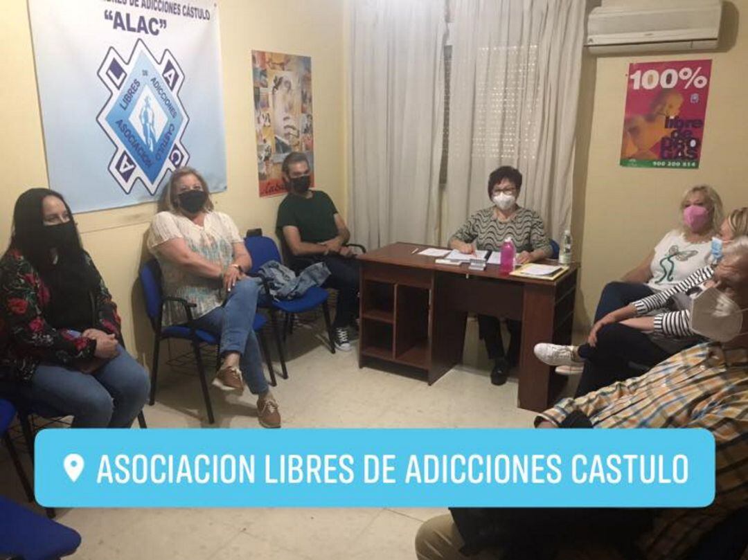 Grupo de personas en la sede de ALAC.