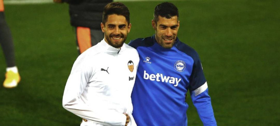 Rubén Sobrino y Manu García tras el partido de ayer.