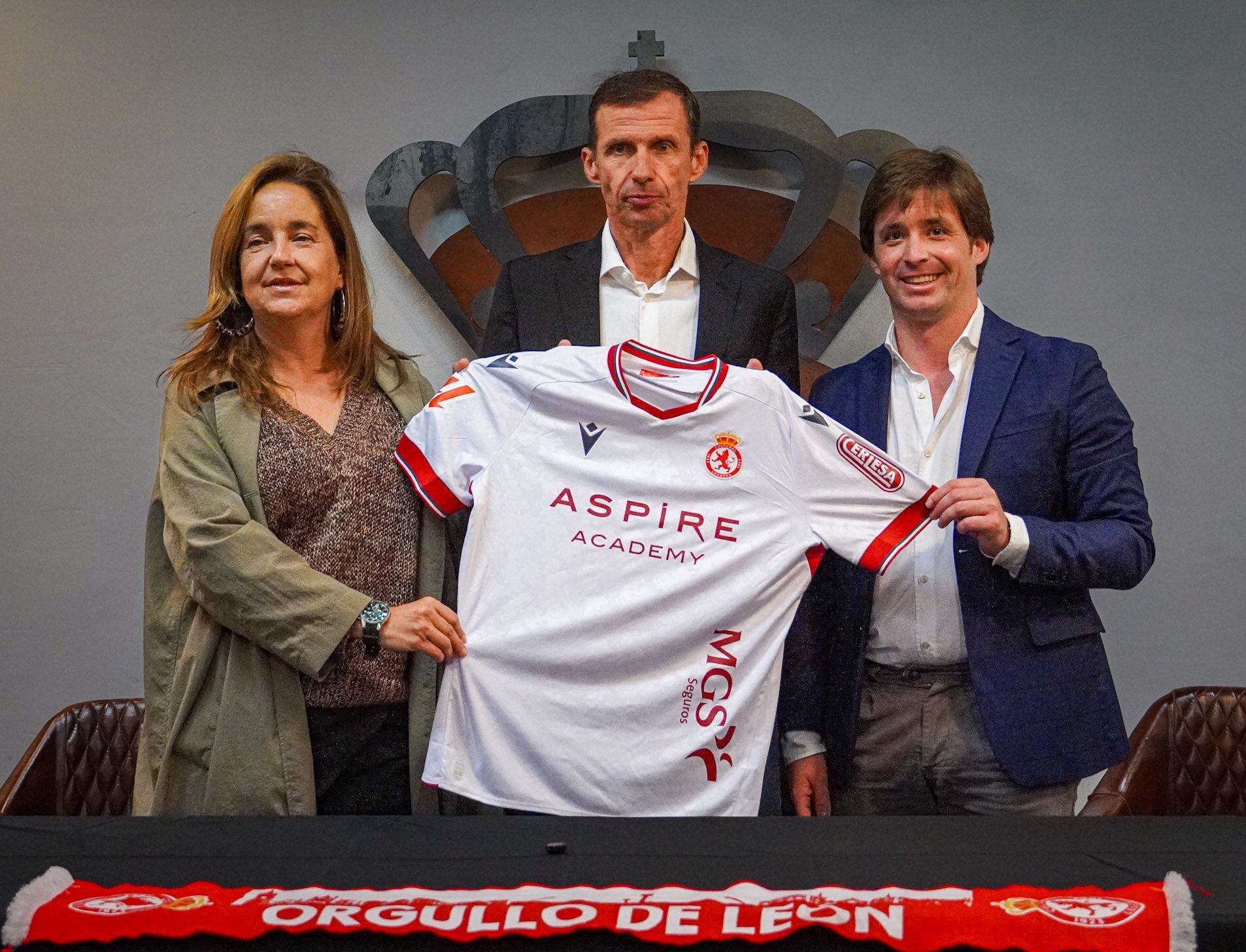 Natichu Alvarado, José Ángel Ziganda y José Manzanera.