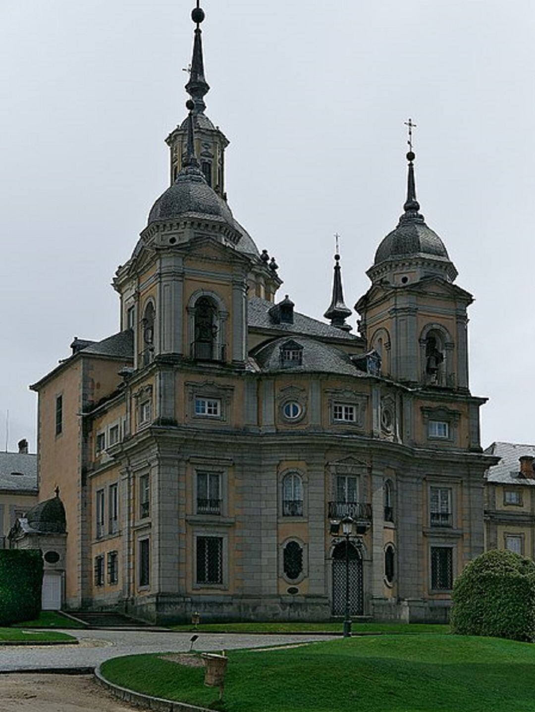 Fachada de la Colegiata de La Granja