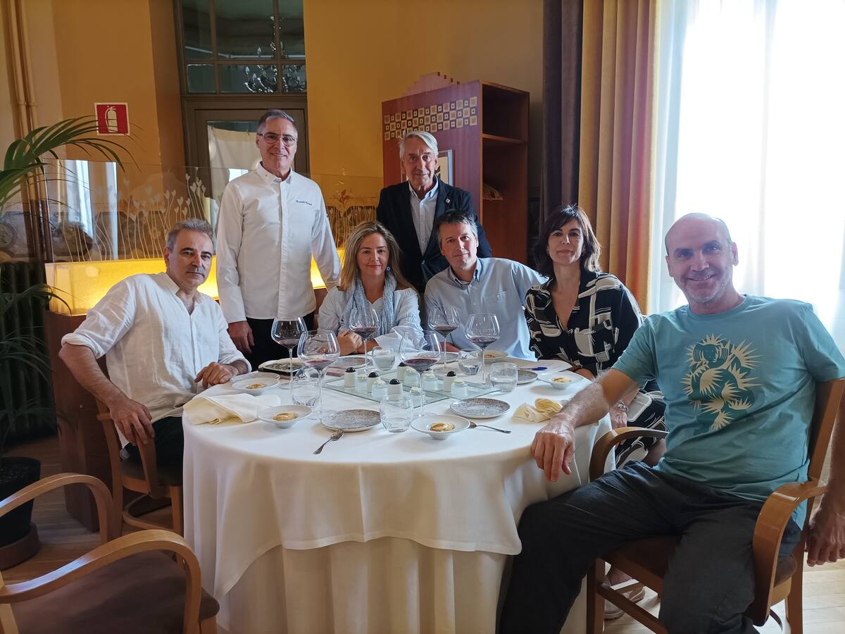 La muestra de pollo al chilindrón deja buen sabor de boca y algunas reflexiones