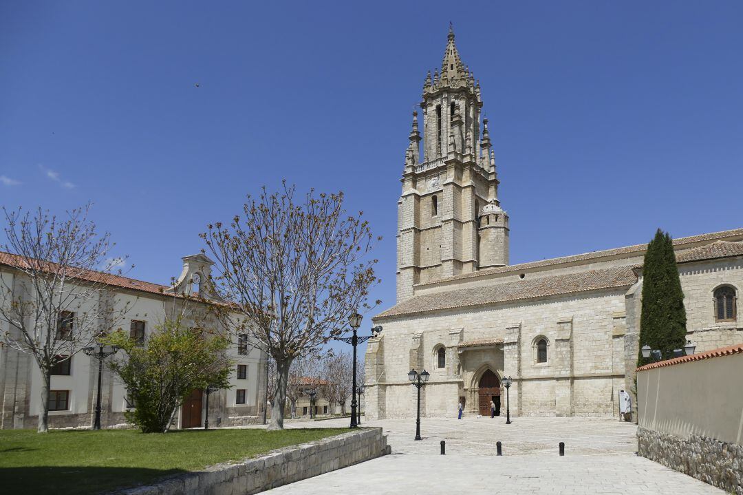 La Junta licita las obras de restauración de la linterna de la Colegiata de San Miguel en Ampudia 