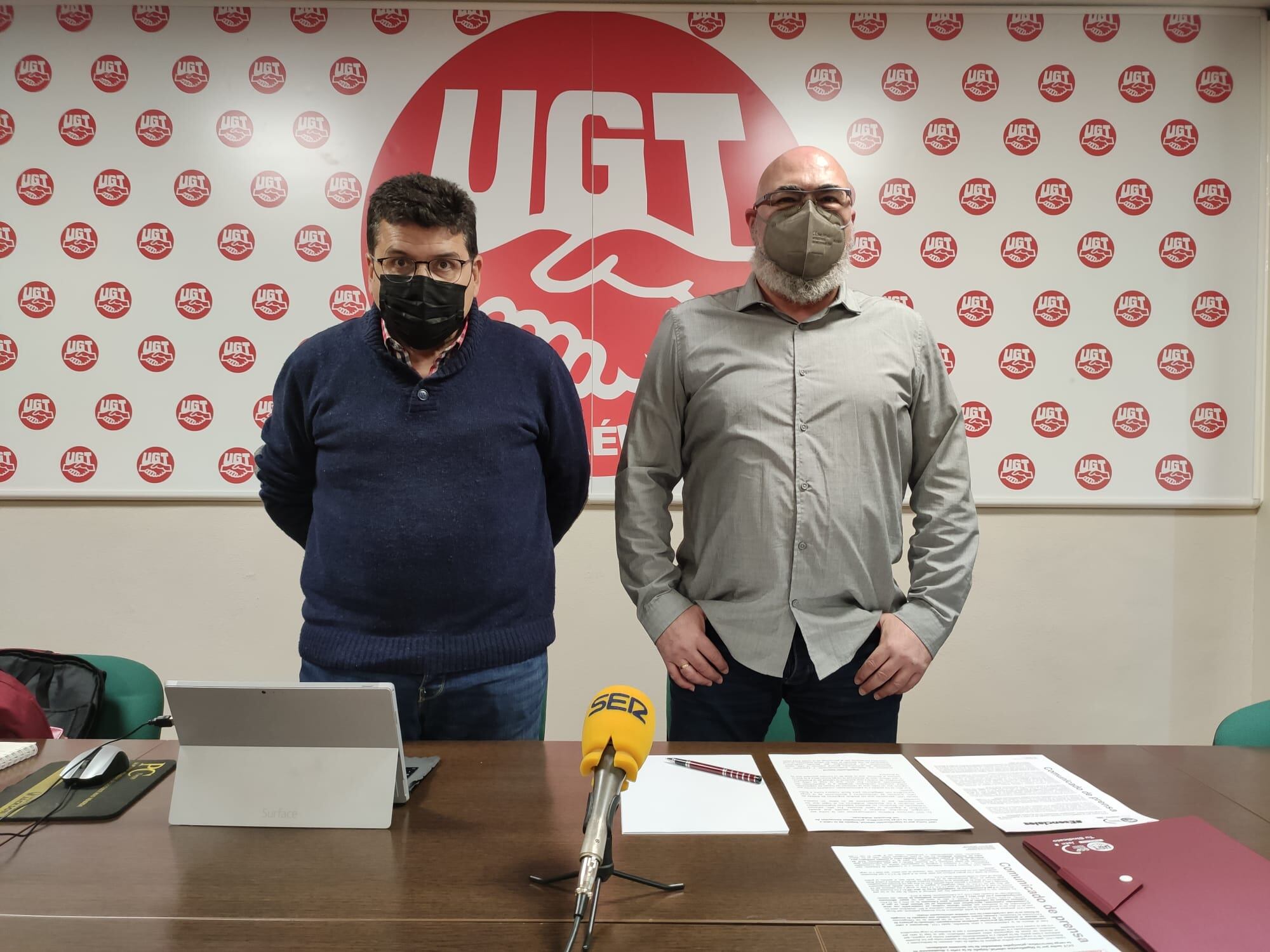 Domingo Jesús Moreno, responsable de enseñanza privada en UGT, y Heraclio Antonio Rodríguez García, Secretario del Sector de Educación de UGT en Jaén, han comparecido en rueda de prensa