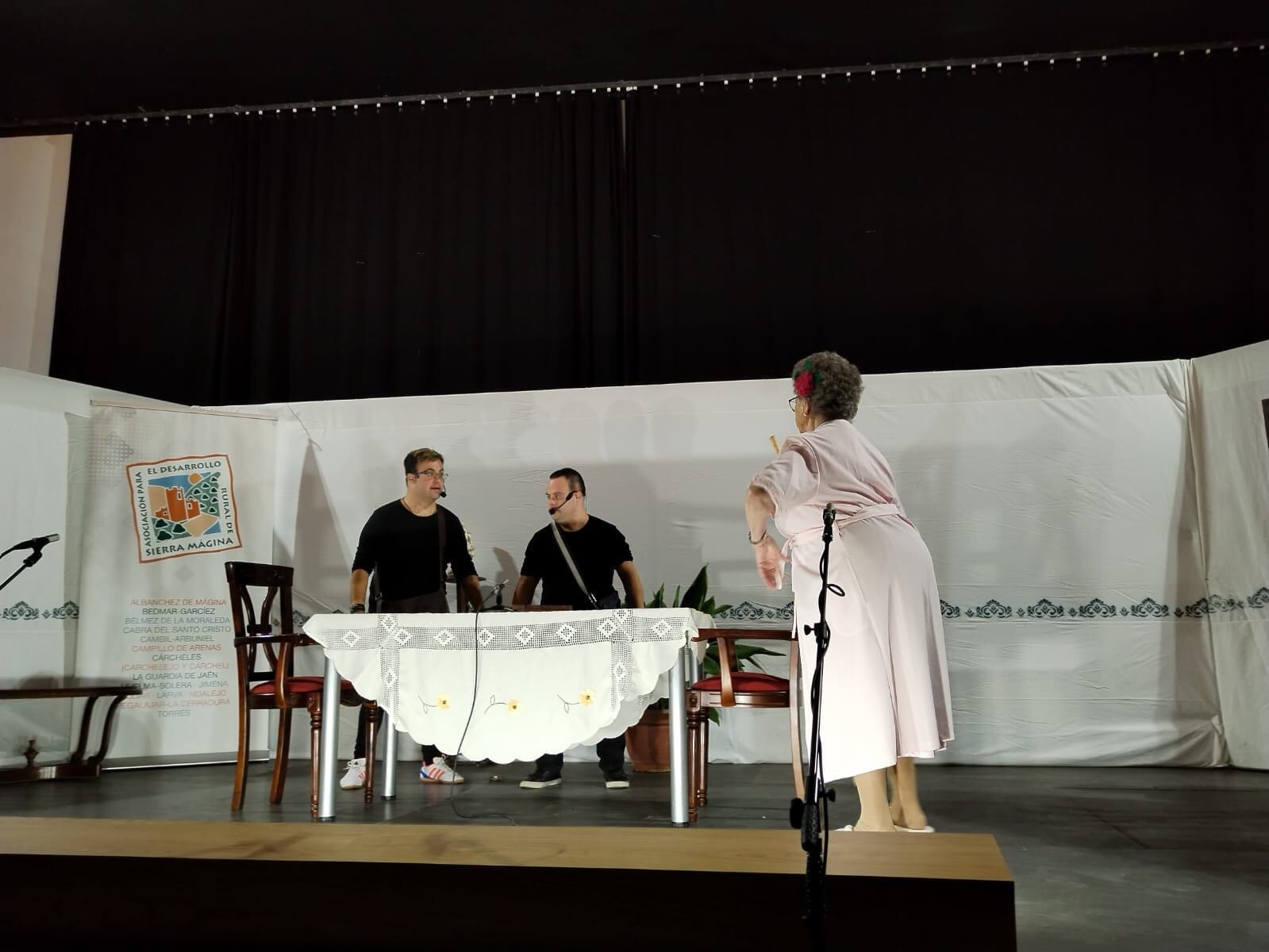 Momento de una de las representaciones del grupo de teatro &#039;La Amistad&#039; de Belmez de la Moraleda