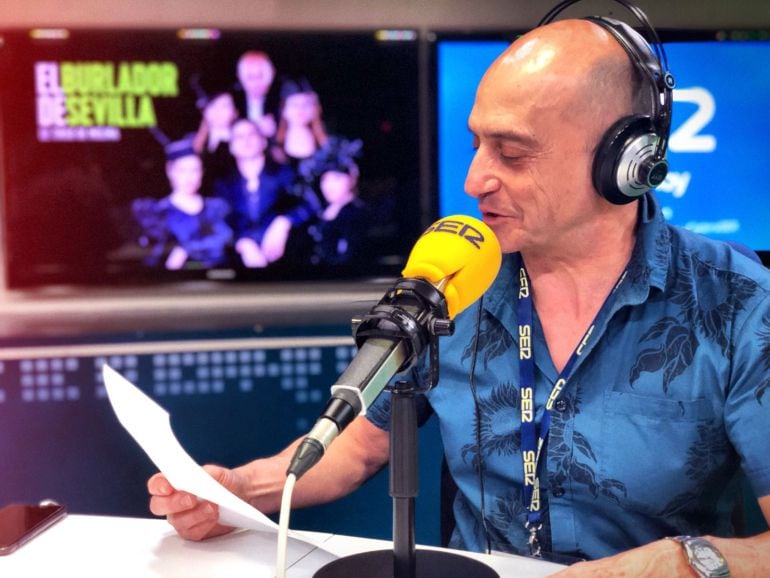 Pepe Viyuela, actor español, en los estudios de la Cadena SER.