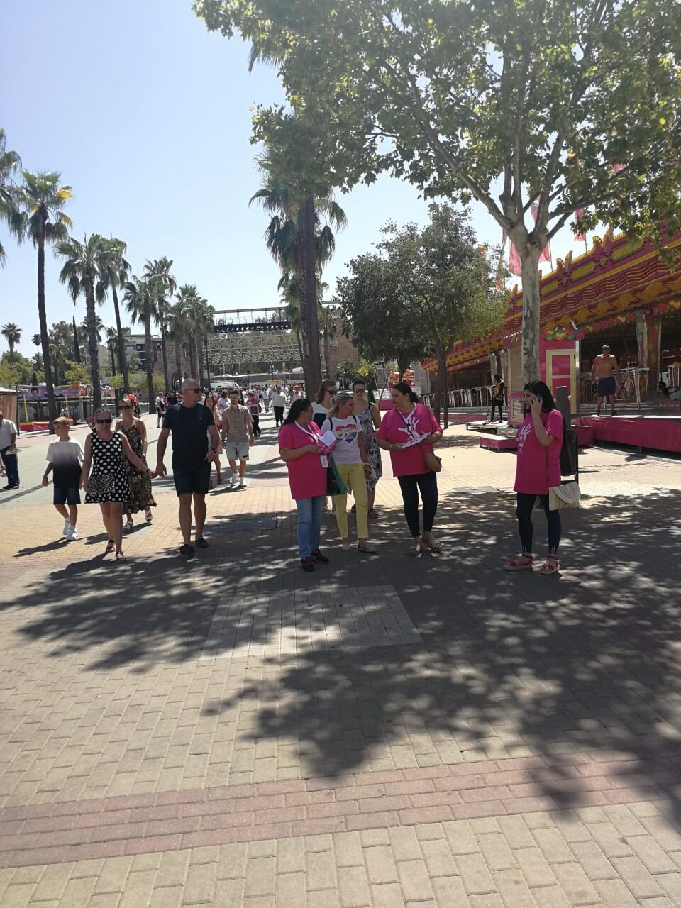 Voluntariado de las Campañas de Igualdad y Diversidad en el recinto ferial de Linares