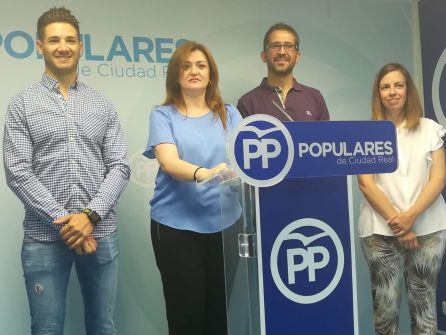 De izquierda a derecha, Manuel Burgos, Toni Berlanga, Francisco Luna y Elena Arroyo