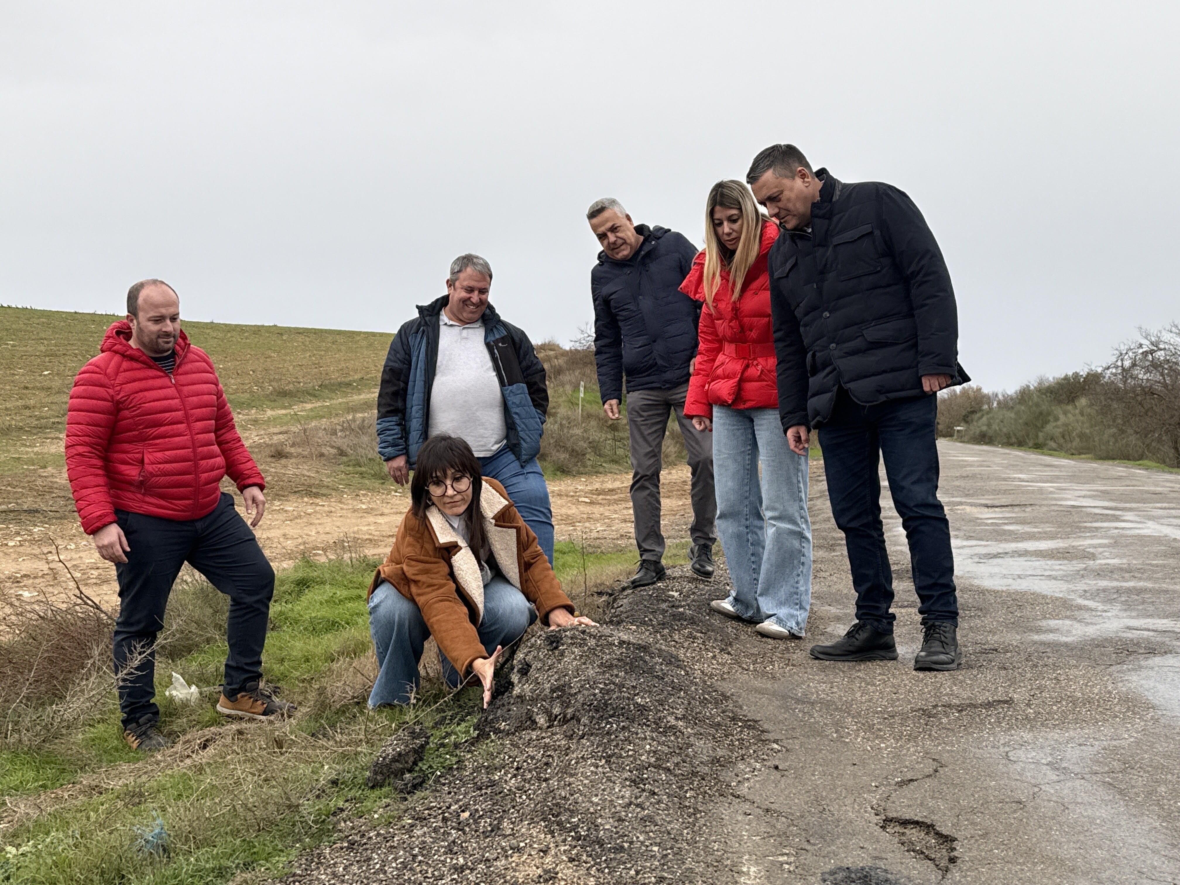 Visita a una de las zonas de la A-1239. Foto: PSOE