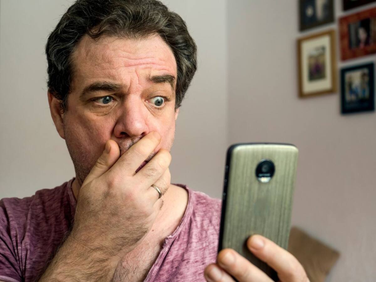 Lo que deberías hacer (y lo que no) si te llega un vídeo de contenido sexual de alguien de tu entorno cercano