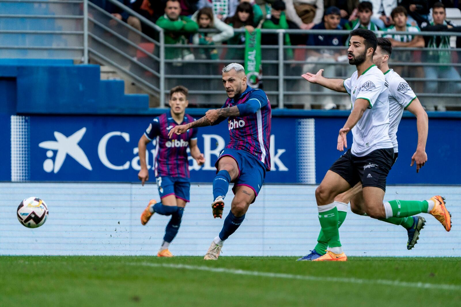 Stoichkov fue el autor de los dos goles armeros ante el Racing