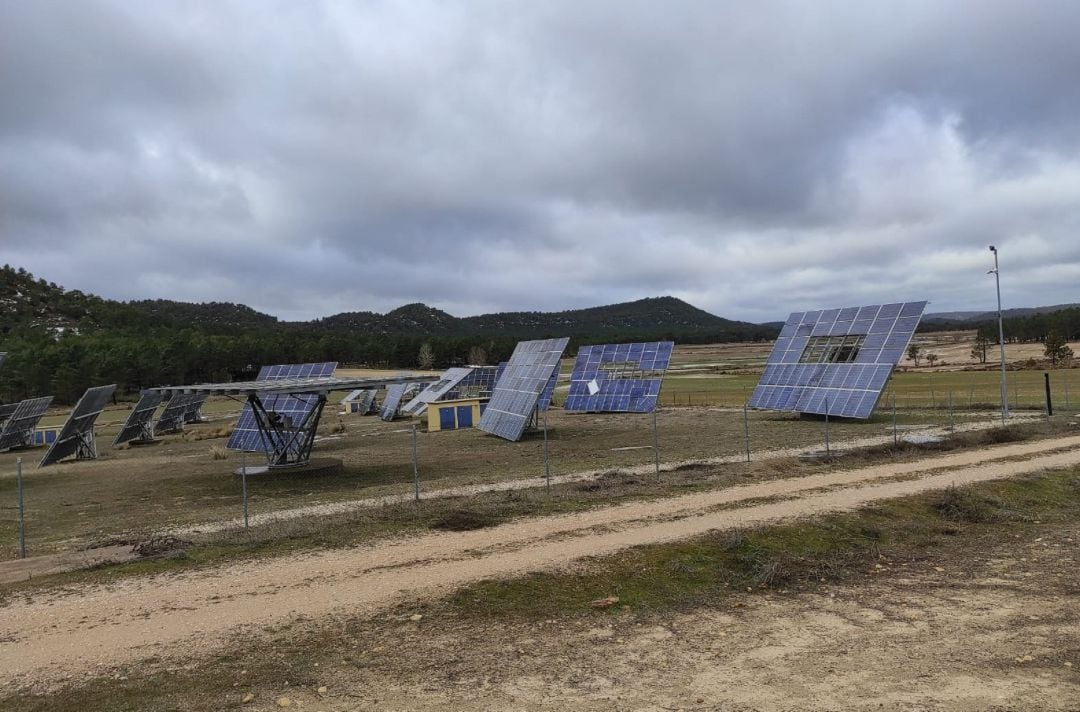 Planta solar afectada por el viento en Arguisuelas (Cuenca).