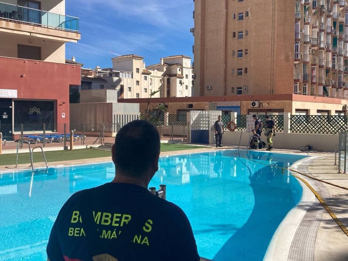 Un hotel de Benalmádena(Málaga) ofrece el agua de su piscina para el baldeo de calles