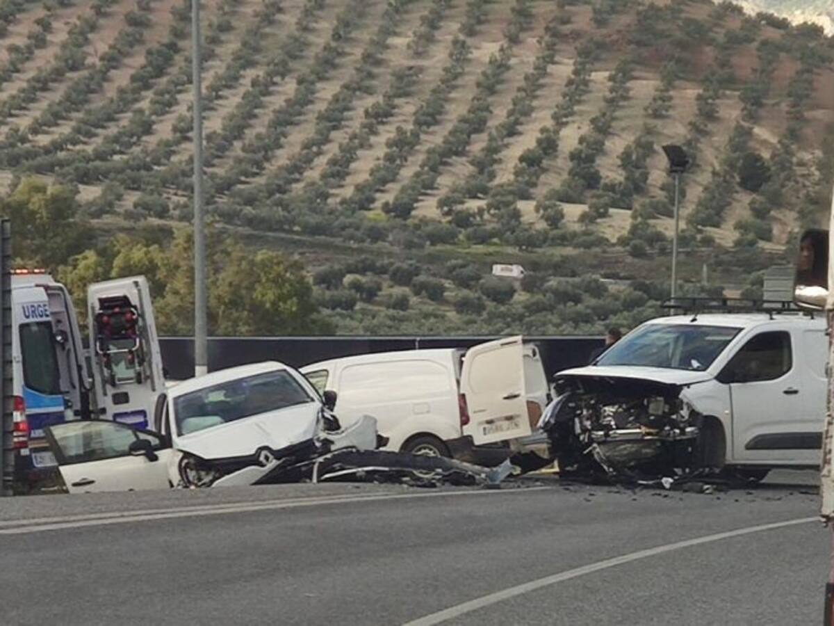 Dos heridos trasladados al Hospital tras una colisión en el cruce de La Yuca