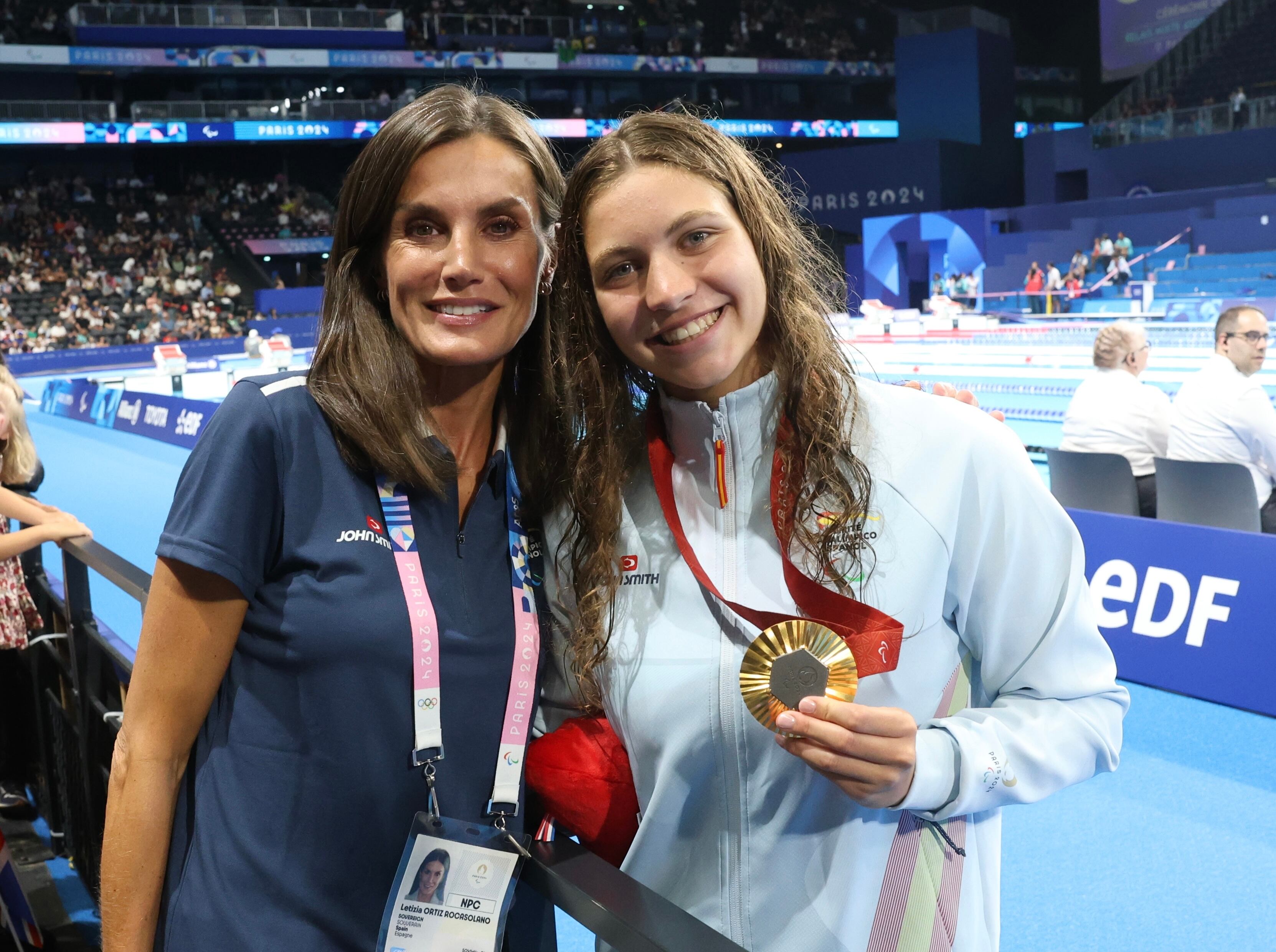 Letizia Ortiz con la campeona de oro.