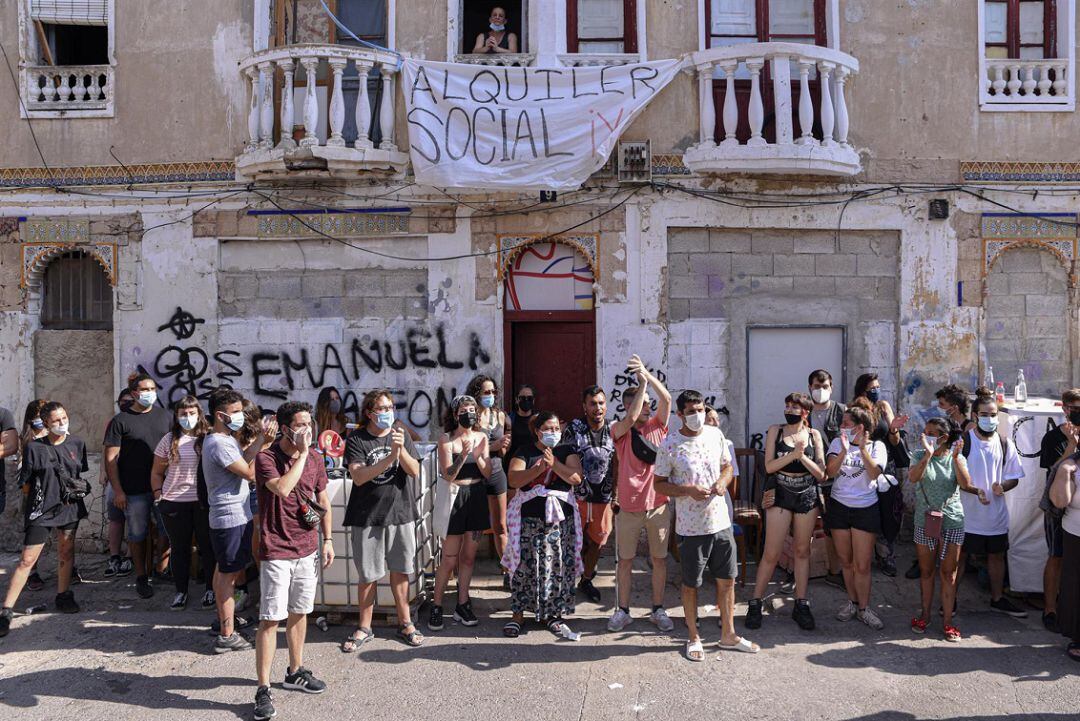 Protesta para impedir el desalojo de las familias de los edificios de Cruz Cubierta