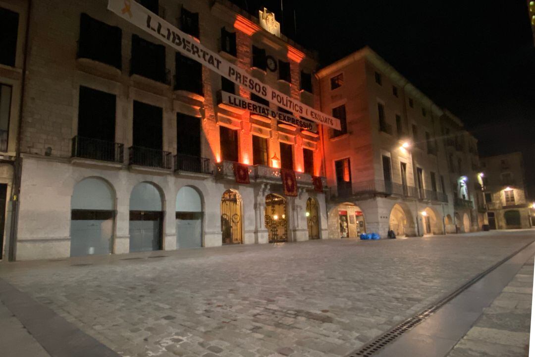 Girona és una de les poblacions que ja no té toc de queda.